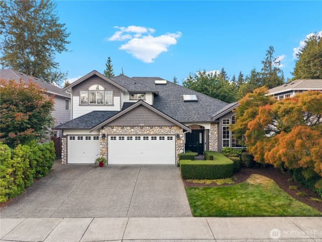 Property photo for 17308 31st Drive Se, Bothell photo 2