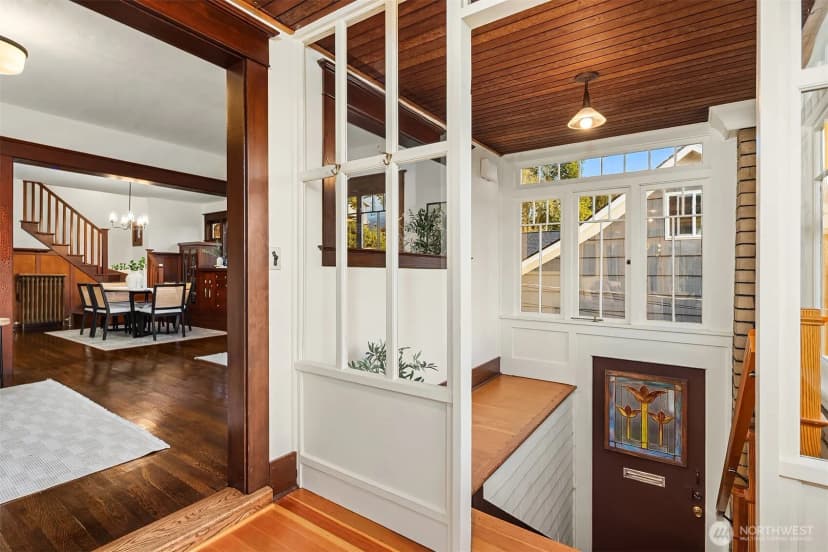 Property photo for 6220 2nd Avenue Nw, Seattle photo 3