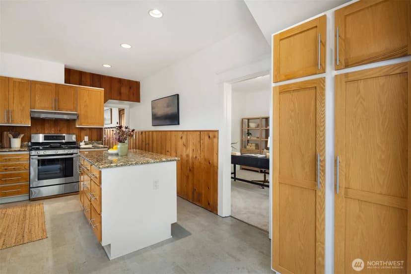Property photo for 6220 2nd Avenue Nw, Seattle photo 14