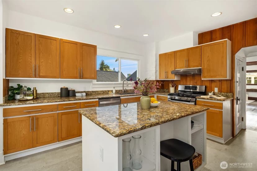 Property photo for 6220 2nd Avenue Nw, Seattle photo 11