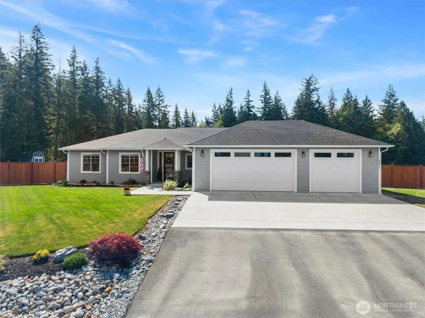 Property photo for 18521 32nd Avenue Nw, Stanwood photo 30