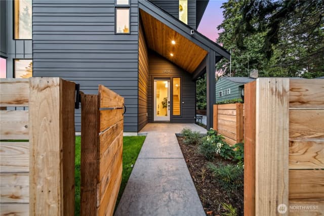 Property photo for 14342 Bagley Avenue N, Seattle photo 2