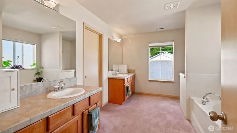 Property photo for 18128 168th Way Se, Renton photo 31