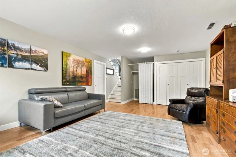 Property photo for 425 Jasmine Place Nw, Issaquah photo 26
