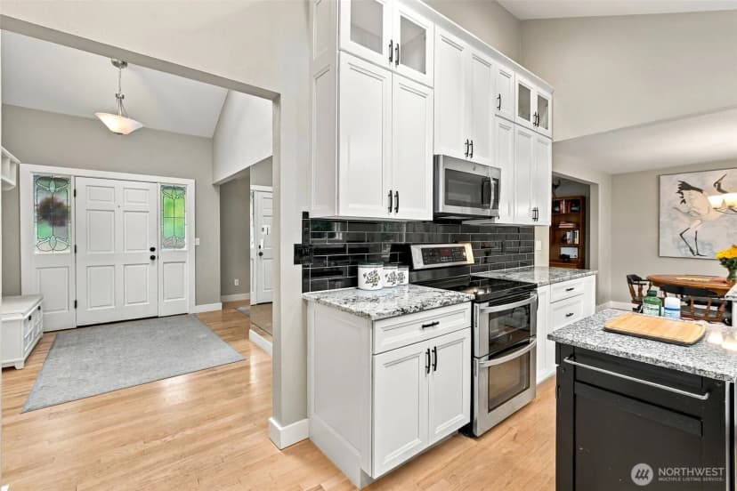 Property photo for 425 Jasmine Place Nw, Issaquah photo 9