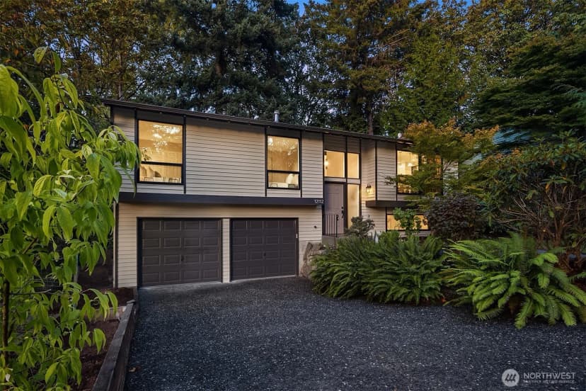 Property photo for 12112 Se 46th Pl, Bellevue