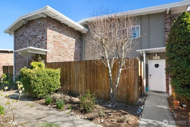 Property photo for 12242 Se 59th Street #123, Bellevue
