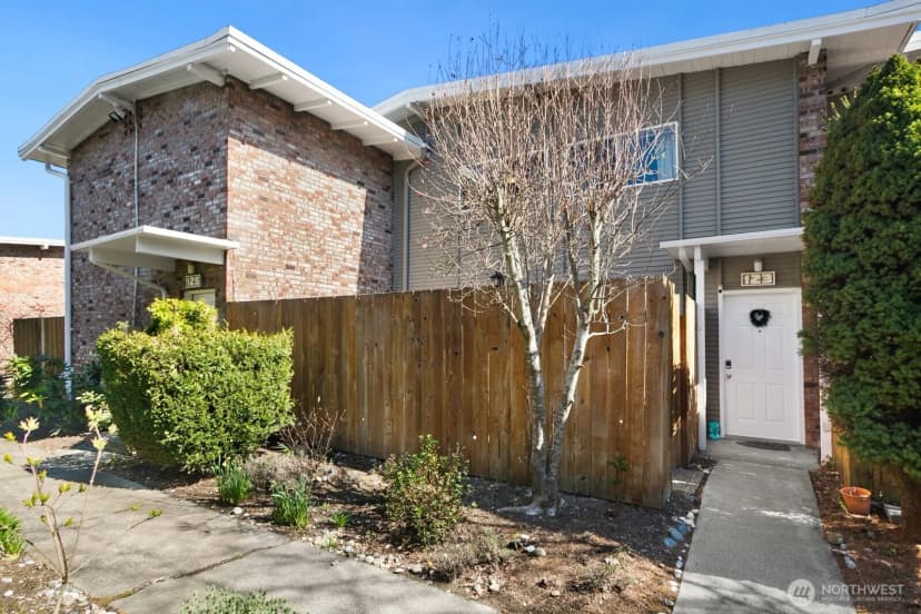 Property photo for 12242 Se 59th Street #123, Bellevue