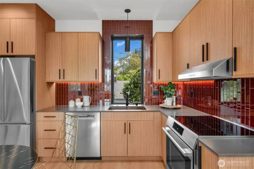 Property photo for 6700 52nd Avenue S, Seattle photo 10