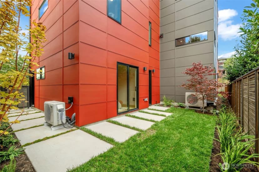 Property photo for 6700 52nd Avenue S, Seattle photo 17