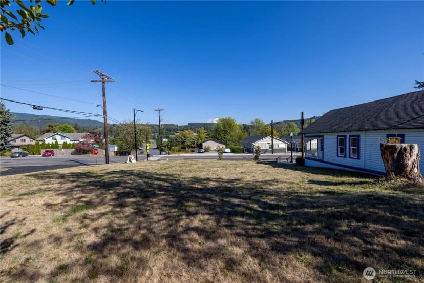 Property photo for 222 Washington Avenue N, Eatonville photo 9