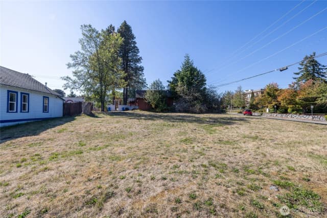 Property photo for 222 Washington Avenue N, Eatonville photo 5