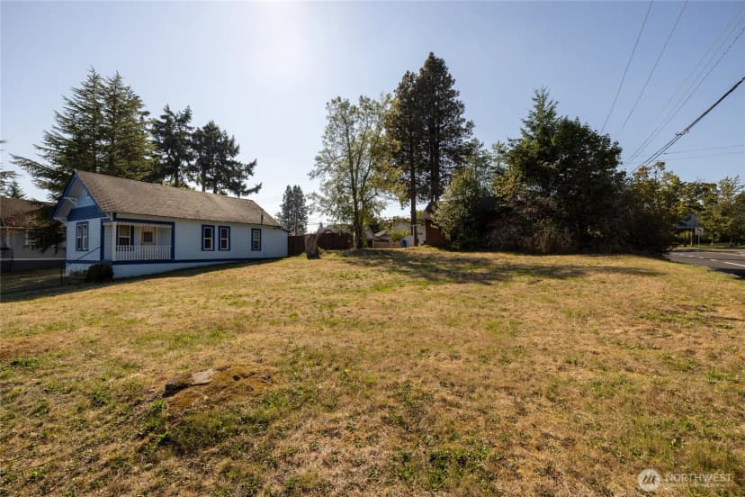 Property photo for 222 Washington Avenue N, Eatonville photo 7