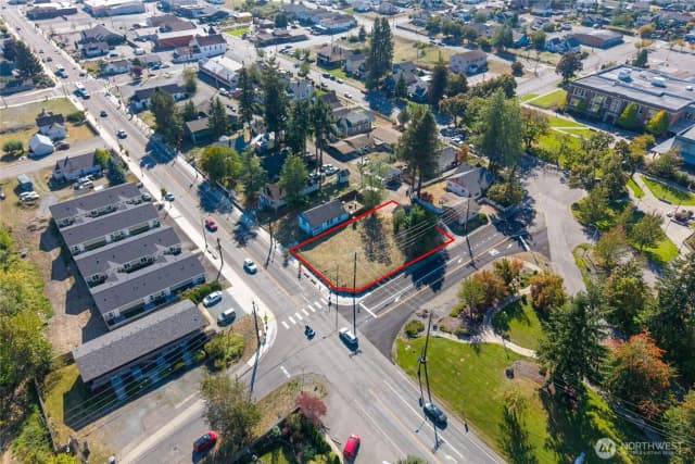 Property photo for 222 Washington Avenue N, Eatonville photo 3