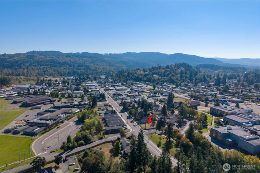 Property photo for 222 Washington Avenue N, Eatonville photo 20