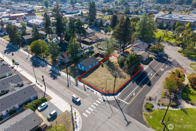 Property photo for 222 Washington Avenue N, Eatonville