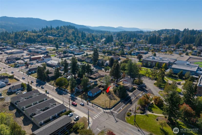 Property photo for 222 Washington Avenue N, Eatonville photo 13