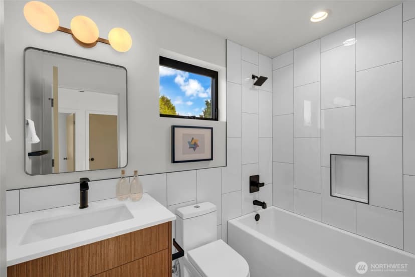 Property photo for 6702 52nd Avenue S, Seattle photo 10