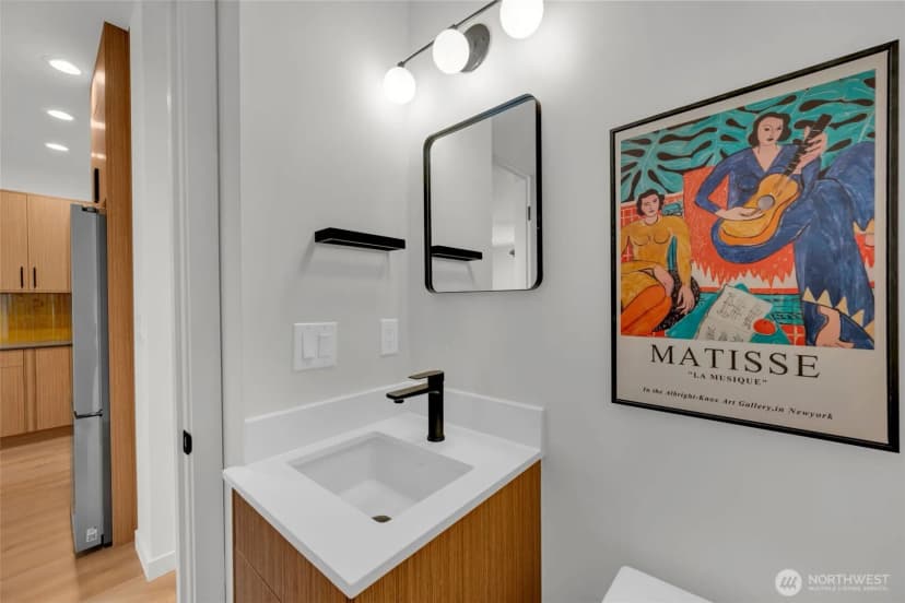 Property photo for 6702 52nd Avenue S, Seattle photo 8