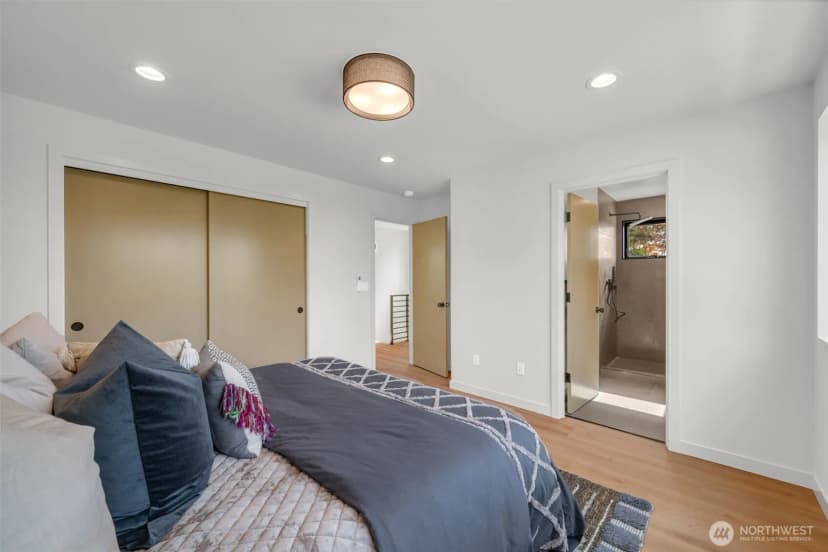 Property photo for 6702 52nd Avenue S, Seattle photo 12