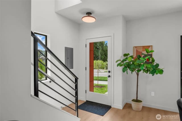 Property photo for 6702 52nd Avenue S, Seattle photo 2