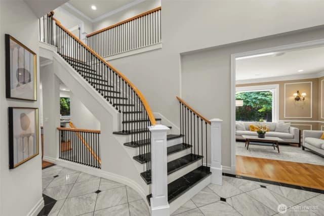 Property photo for 1308 100th Avenue Ne, Bellevue photo 3