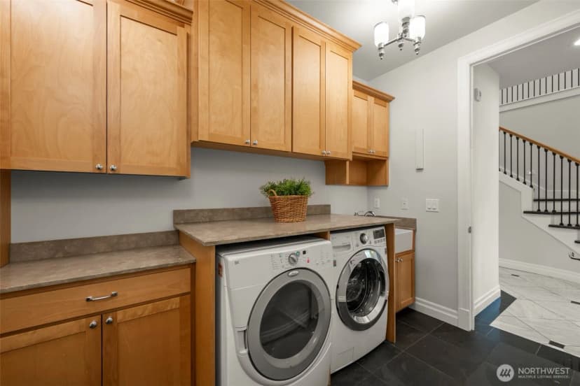 Property photo for 1308 100th Avenue Ne, Bellevue photo 30