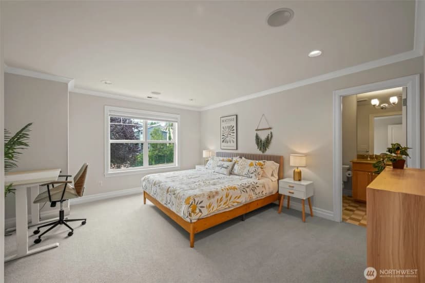 Property photo for 1308 100th Avenue Ne, Bellevue photo 23