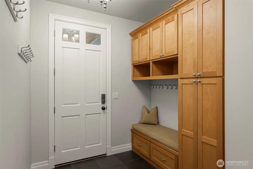 Property photo for 1308 100th Avenue Ne, Bellevue photo 29