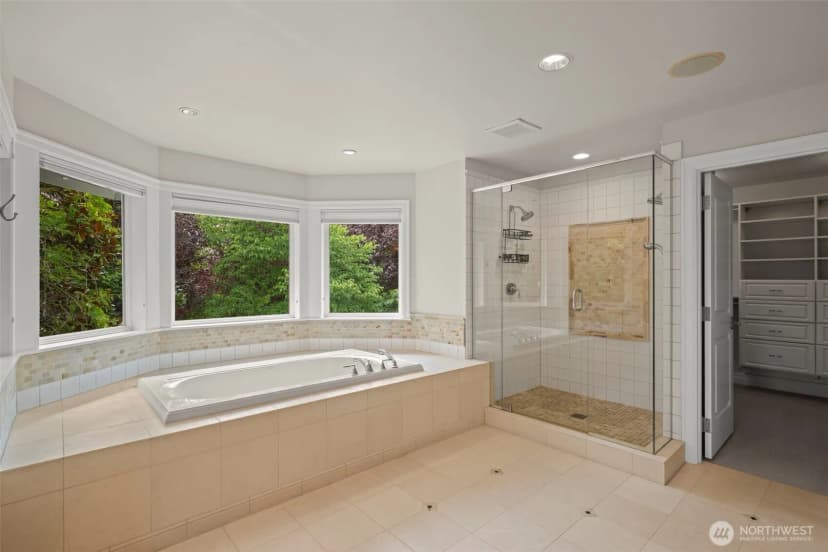 Property photo for 1308 100th Avenue Ne, Bellevue photo 16