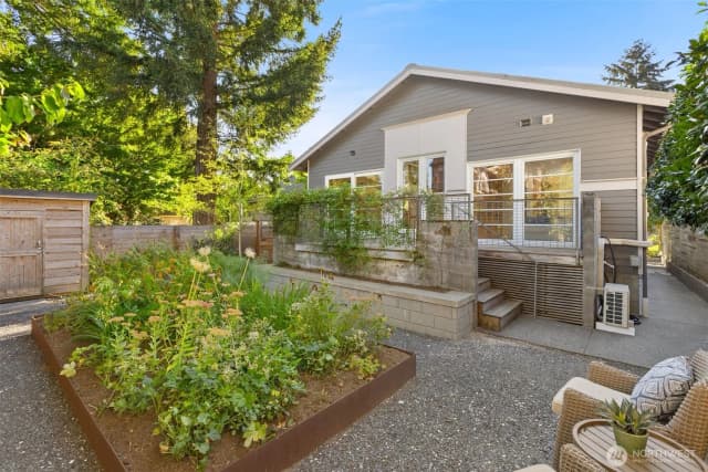 Property photo for 5760 25th Avenue Ne, Seattle