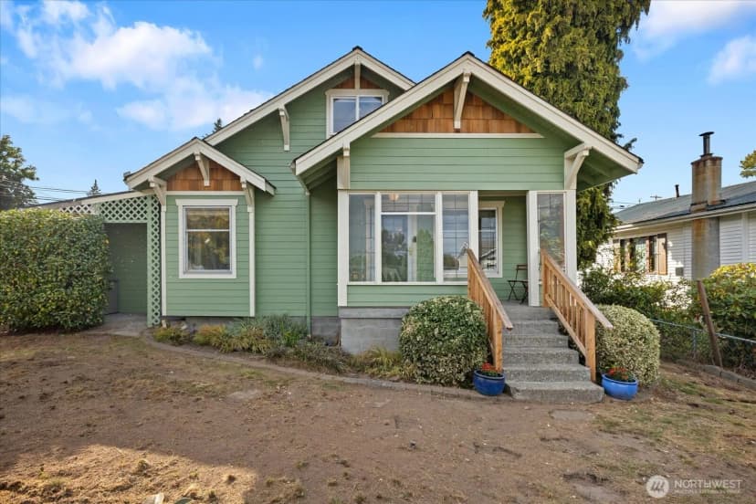 Property photo for 916 E Marine View Drive, Everett