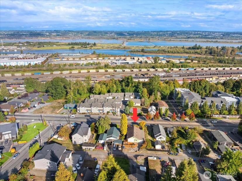 Property photo for 916 E Marine View Drive, Everett photo 30