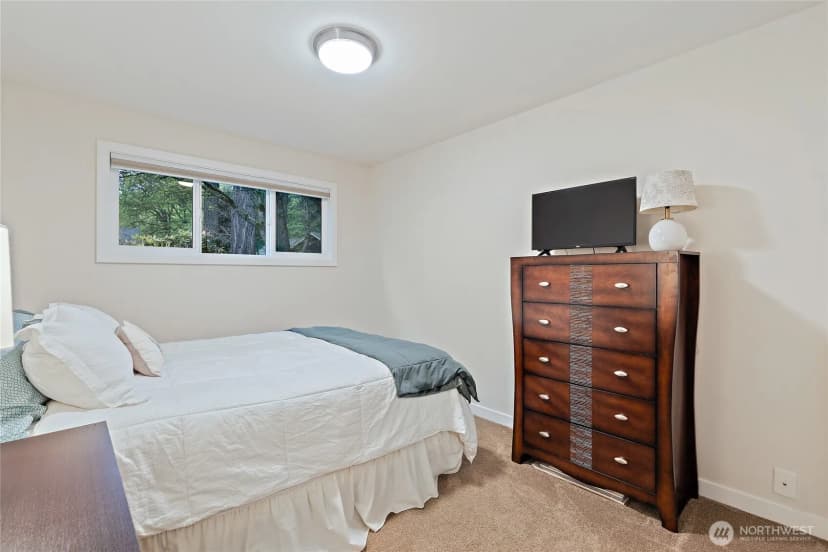 Property photo for 18483 47th Place Ne, Lake Forest Park photo 16
