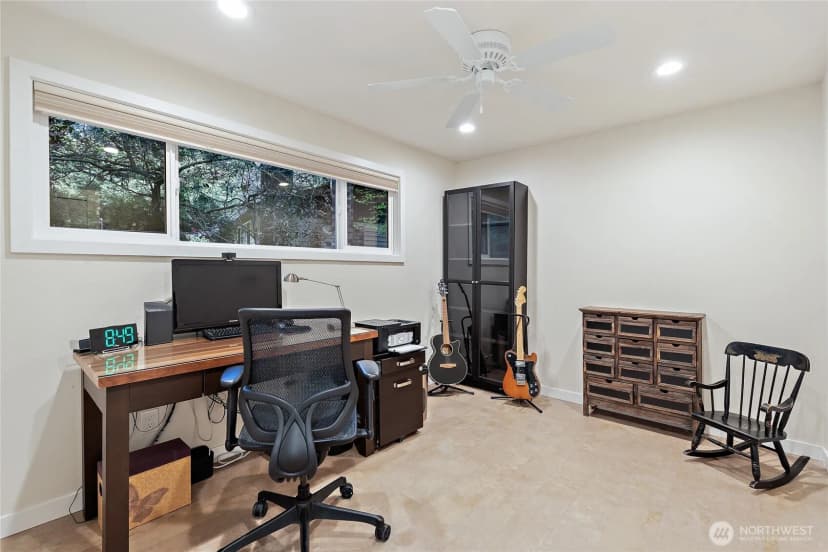 Property photo for 18483 47th Place Ne, Lake Forest Park photo 18