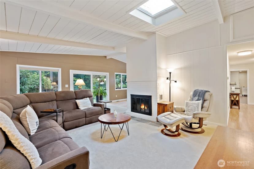 Property photo for 18483 47th Place Ne, Lake Forest Park photo 3