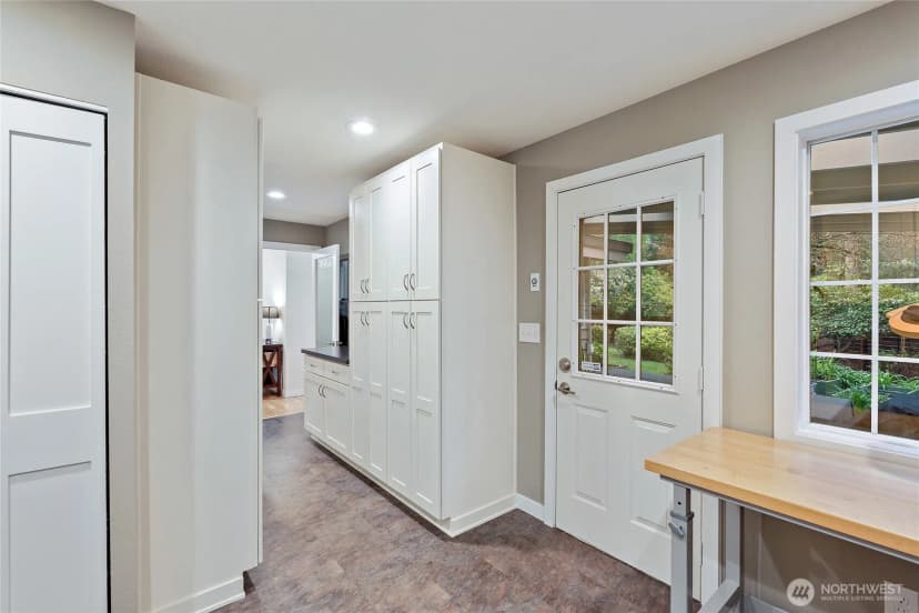 Property photo for 18483 47th Place Ne, Lake Forest Park photo 25
