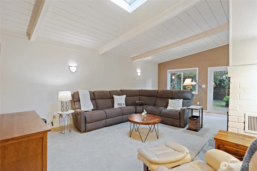 Property photo for 18483 47th Place Ne, Lake Forest Park photo 5