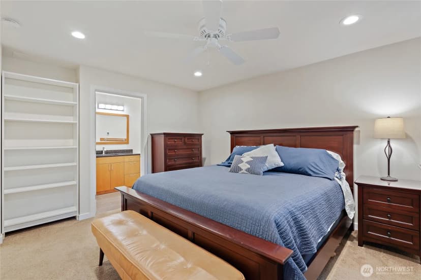 Property photo for 18483 47th Place Ne, Lake Forest Park photo 11