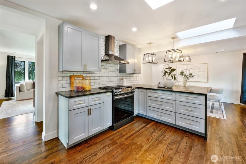 Property photo for 5818 S 18th Avenue S, Seattle photo 14
