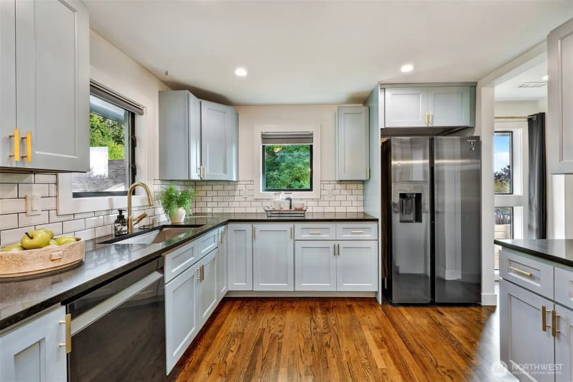 Property photo for 5818 S 18th Avenue S, Seattle photo 12