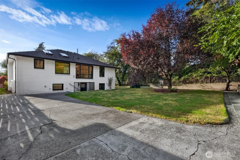 Property photo for 5818 S 18th Avenue S, Seattle photo 31