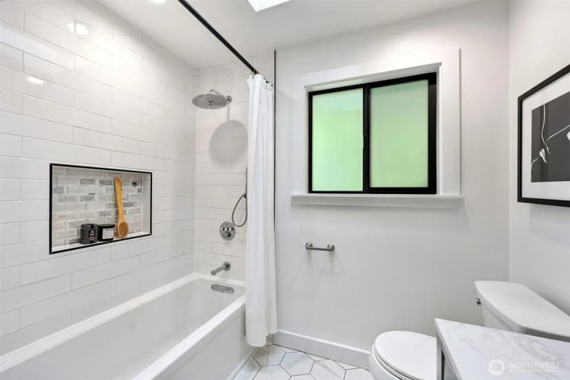 Property photo for 5818 S 18th Avenue S, Seattle photo 19