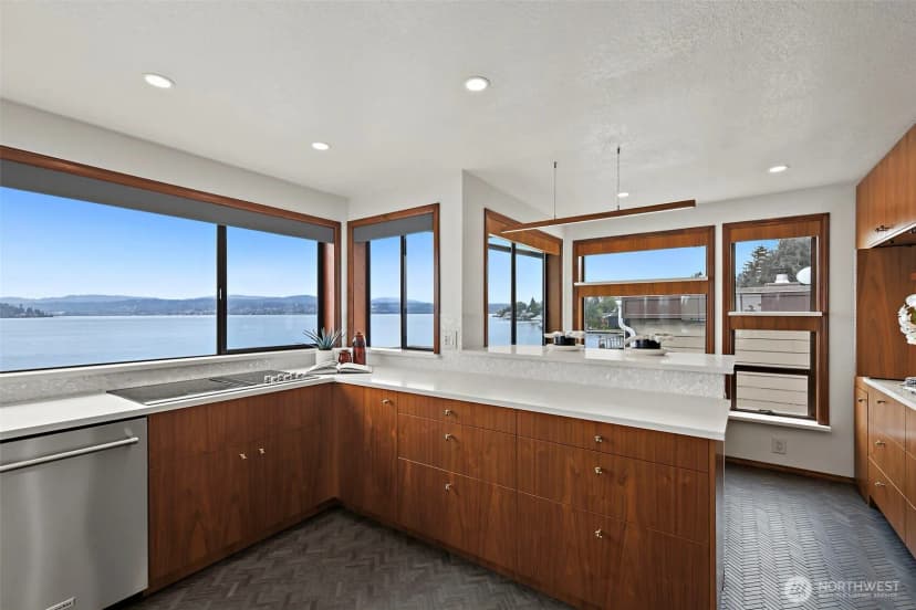 Property photo for 9846 Rainier Avenue S, Seattle photo 11