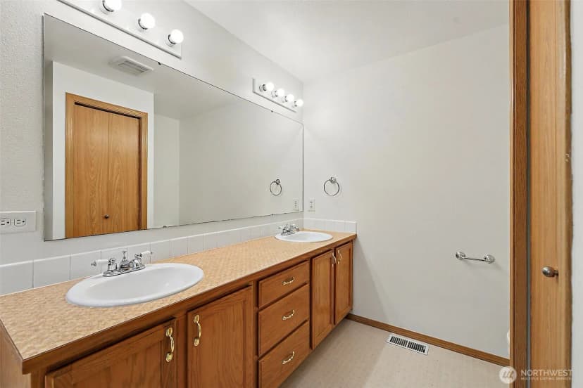 Property photo for 3011 12th Street Pl Sw, Puyallup photo 24