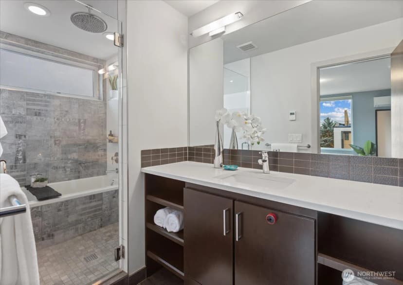 Property photo for 2426 Nw 64th Street #c, Seattle photo 22