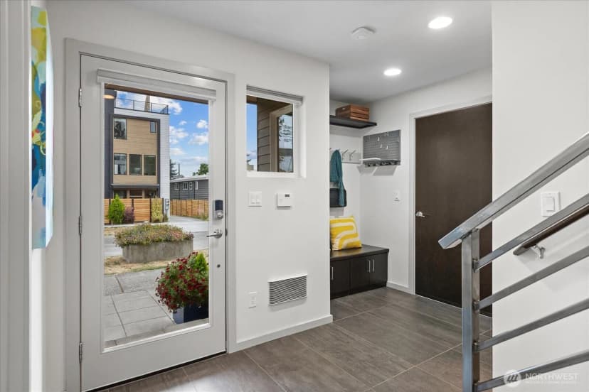 Property photo for 2426 Nw 64th Street #c, Seattle photo 3