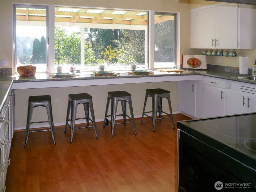 Property photo for 11321 30th Avenue Ne, Seattle photo 8