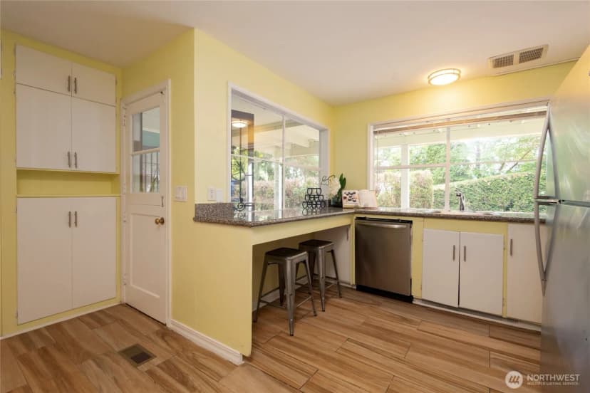 Property photo for 11321 30th Avenue Ne, Seattle photo 13