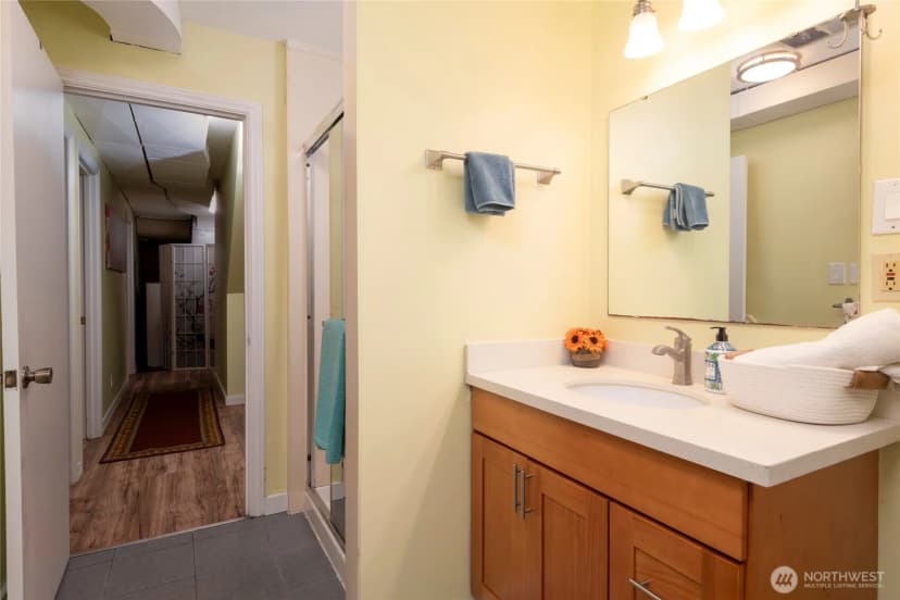 Property photo for 11321 30th Avenue Ne, Seattle photo 22